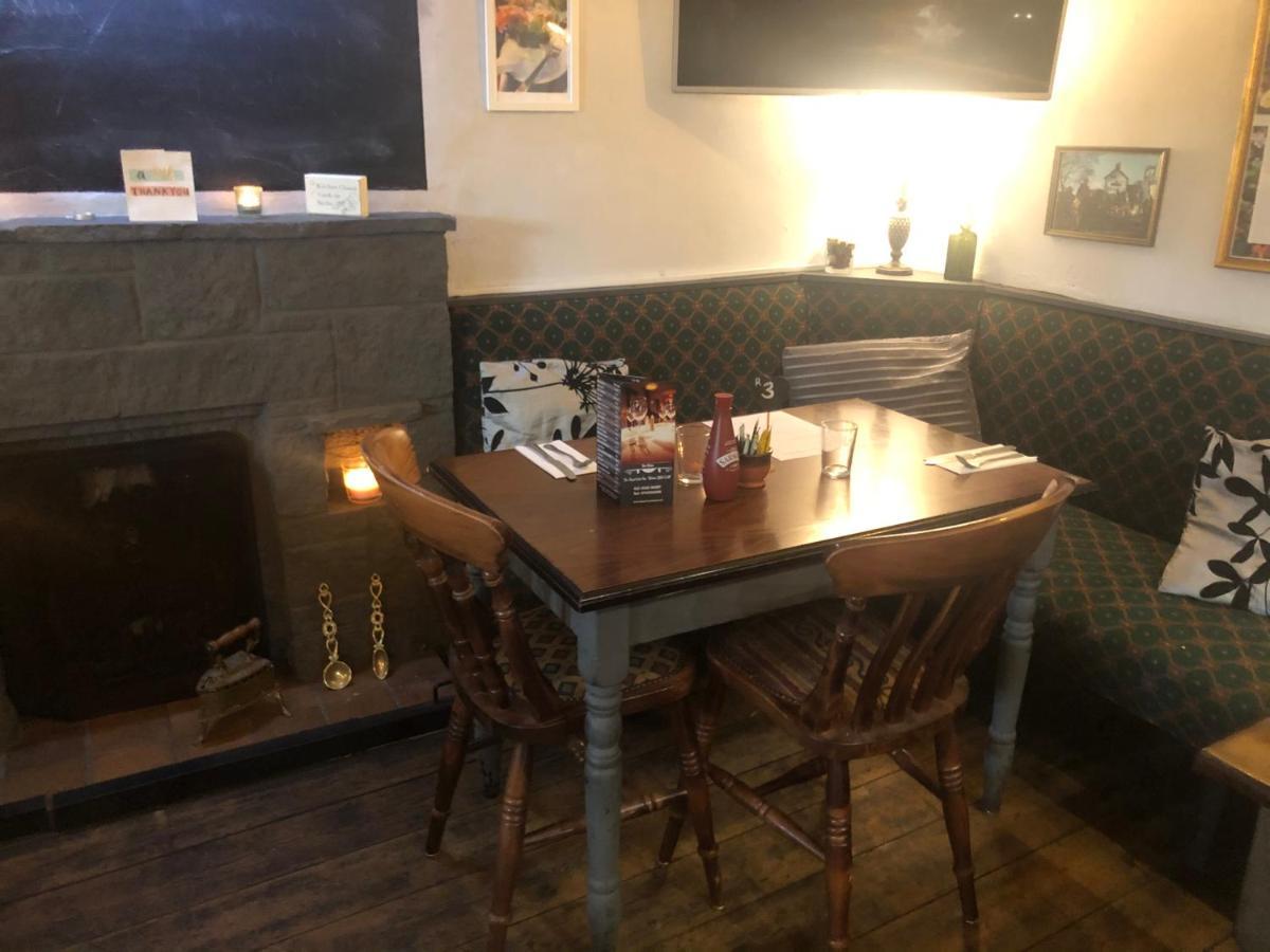 The Royal Oak Inn, Wetton Esterno foto