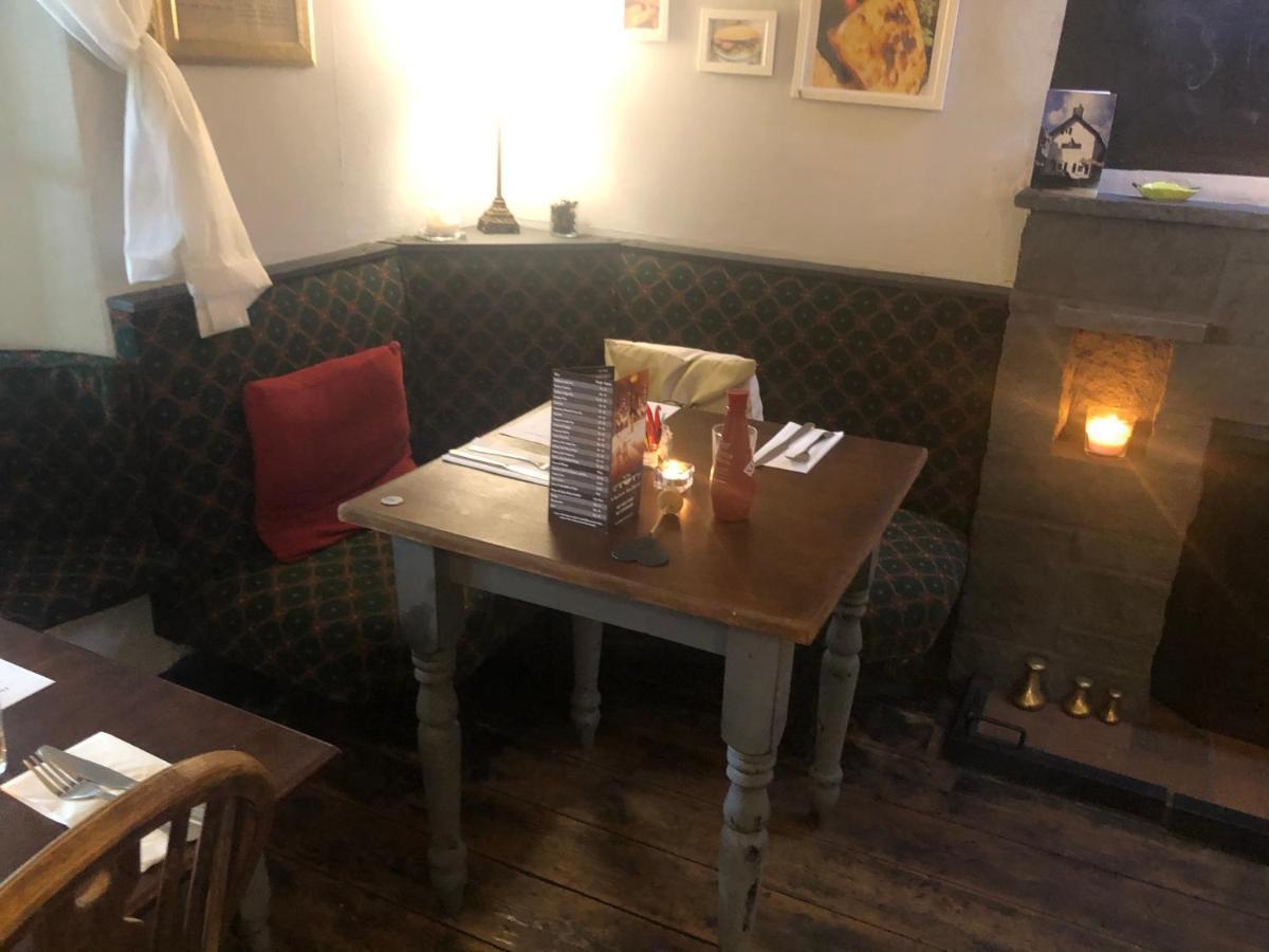 The Royal Oak Inn, Wetton Esterno foto