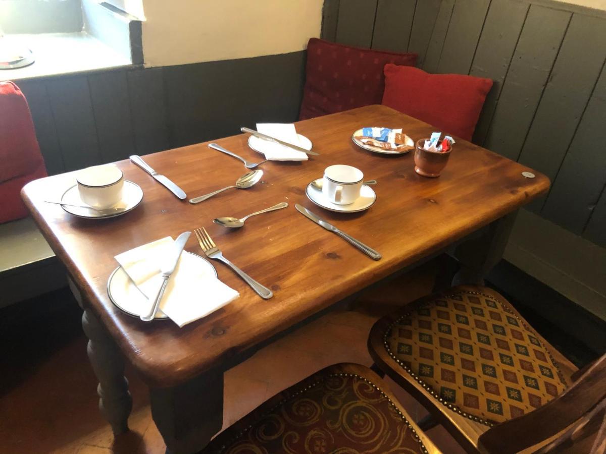 The Royal Oak Inn, Wetton Esterno foto